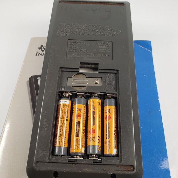 Texas Instruments TI-82 Graphing Calculator Mathematics With Manual - Picture 5 of 16